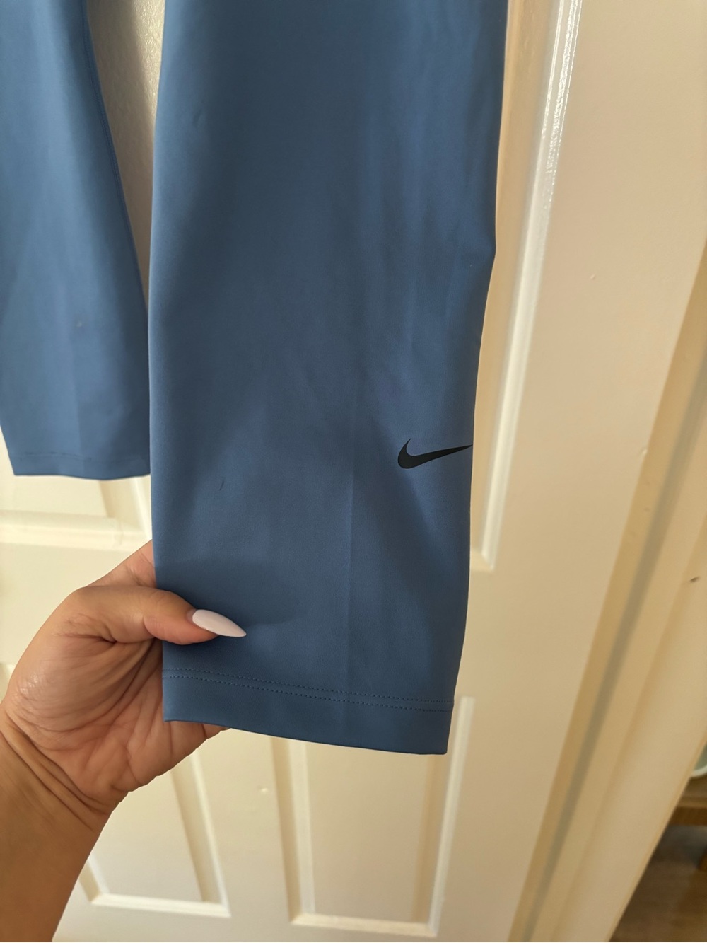 Nike Dri-FIT Cropped Leggings | Blue | Size Large - Like New - Picture 4 of 6